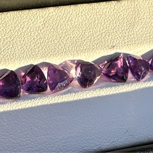 6.97ct Natural Purple Amethyst Trillion Cut Lot - Picture 13 of 17